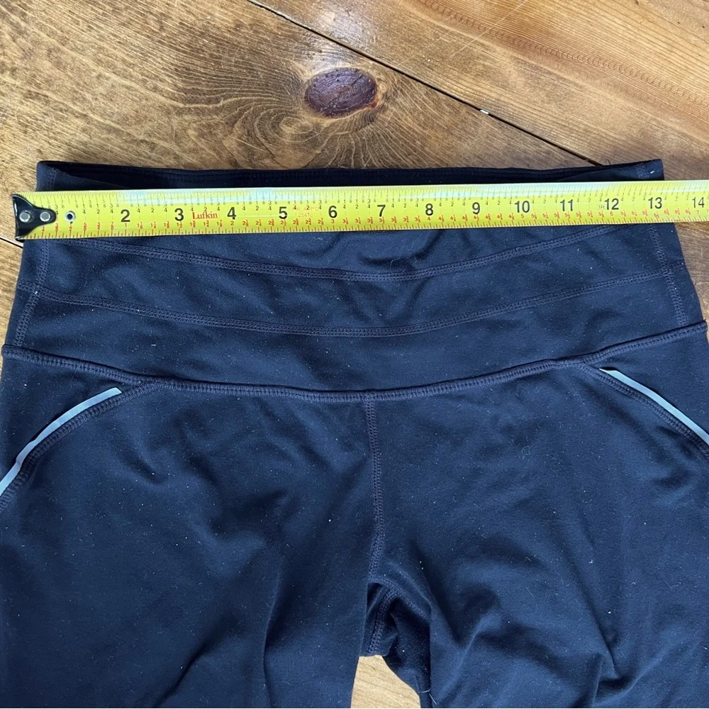 Athleta Relay 2.0 Black Compression Capri Leggings (size Small) - Picture 8 of 8